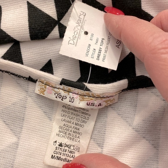 Top 10 women’s geographic print mesh insert crop top black white size S~M - Picture 5 of 9